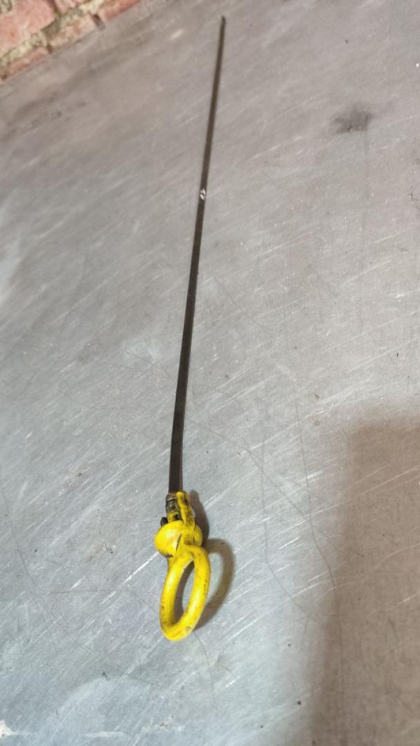 щуп двигателя Volkswagen Transporter T4 1993, 2.4 л., бензин - фото №1