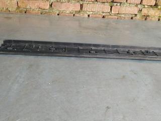 накладка на порог Mercedes-Benz Vaneo W414 2002, 4146860374
