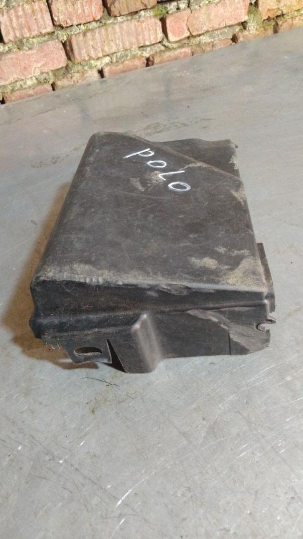 крышка аккумулятора Volkswagen Polo 4 поколение (2001 - 2005) - фото №1