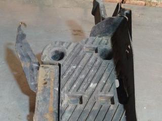 полка аккумулятора Renault Scenic 1 поколение [рестайлинг] 2001, 8200036494