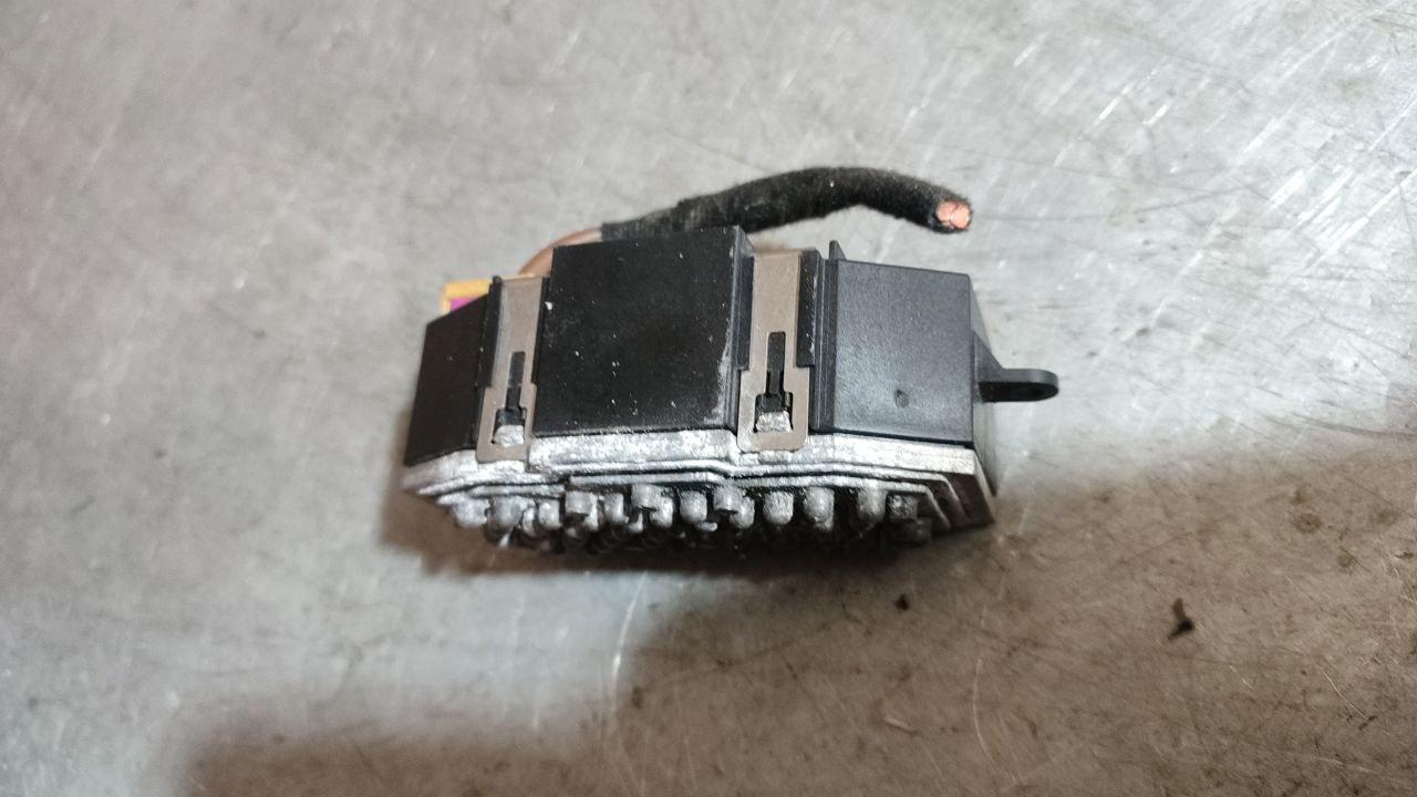 сопротивление печки Volkswagen Touran 1 поколение (2003 - 2006), 3C0907521B, F011580045, 658G00002613 - фото №1