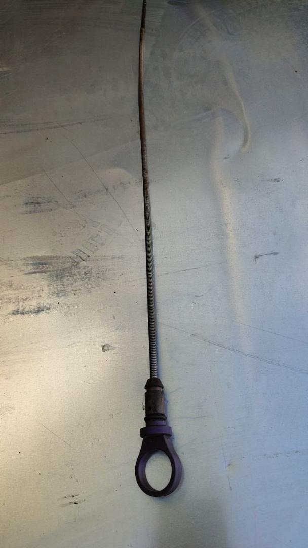 щуп двигателя Peugeot 407 1 поколение (2004 - 2010), 2.0 л., бензин - фото №1