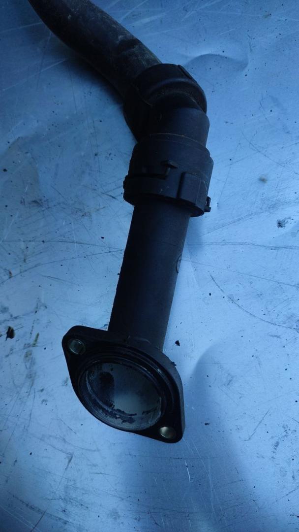 корпус термостата Volkswagen Passat B5 (1996 - 2001), 1.6 л., бензин, 038121121B, 06B121121 - фото №1