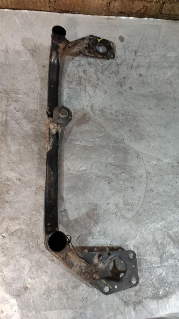 балка под радиатор Volkswagen Passat B5 (1996 - 2001), 1.8 л., бензин, универсал - фото №1