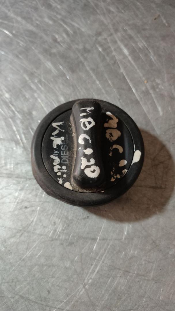 пробка топливного бака Mercedes-Benz C-Класс W203/S203/CL203 (2000 - 2004), бензин, A2204700705 - фото №1