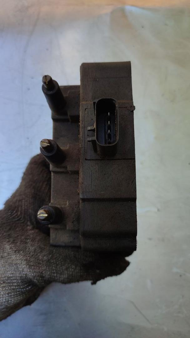 катушка зажигания Dodge Caravan 4 поколение (2000 - 2007), 3.3 л., бензин, 56032520AB - фото №1