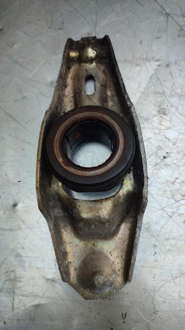 вилка сцепления Volkswagen Passat B5 (1996 - 2001), 1.9 л., дизель, D12141719B - фото №1