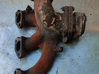 коллектор выпускной Dodge Caravan 4 поколение (2000 - 2007), 3.3 л., бензин, 04781039AA