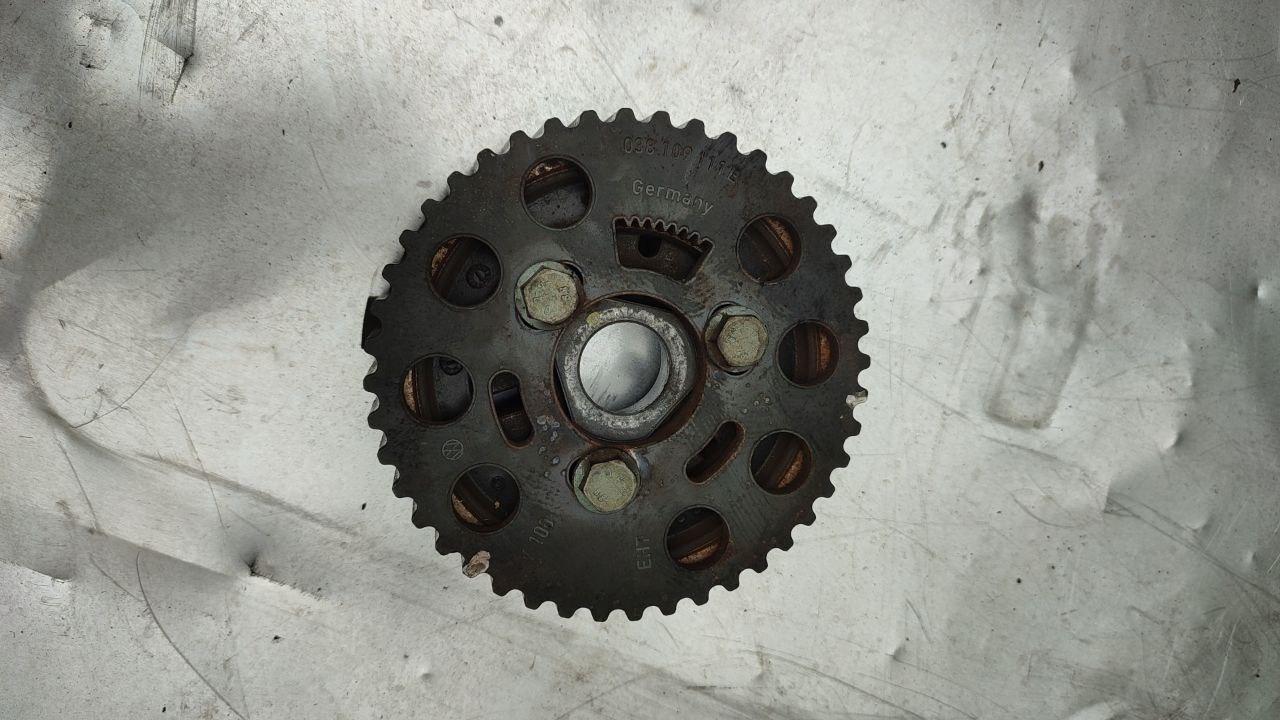 шкив распредвала Volkswagen Caddy 3 поколение (2004 - 2010), 2.0 л., дизель, МКПП, 038109111E - фото №1