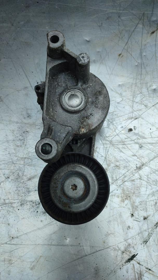 ролик натяжителя Volkswagen Caddy 3 поколение (2004 - 2010), 2.0 л., дизель, МКПП - фото №1