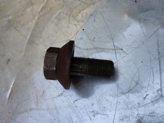 болт двигателя Mercedes-Benz C-Класс W204/S204 (2006 - 2011), 1.8 л., бензин