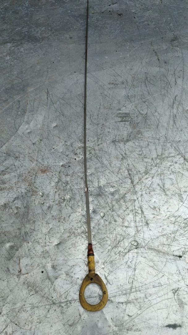 щуп двигателя Toyota Corolla 9 поколение (E120/E130) (2002 - 2004), 1.6 л., бензин - фото №1