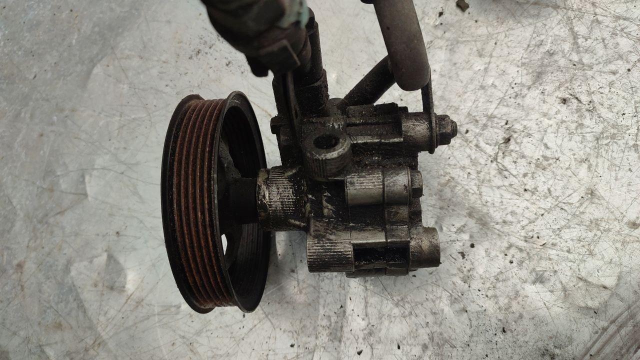 насос гидроусилителя руля Toyota Corolla 9 поколение (E120/E130) (2002 - 2004), 1.6 л., бензин - фото №1