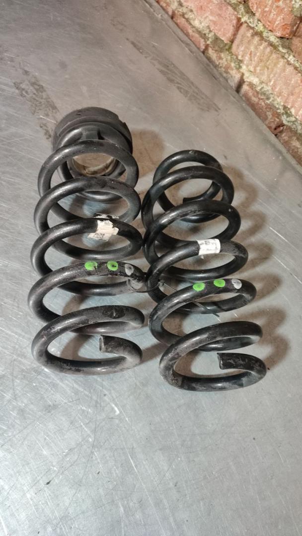 пружина Jaguar E-Pace 1 поколение (2017 - 2025), J9C35B749EA, J9C35B749EA181003, 68161181AB - фото №1