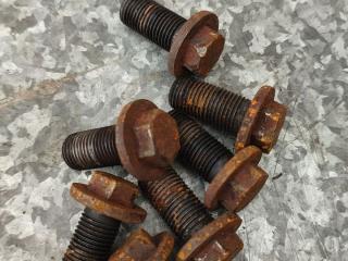 болт Toyota Avensis 2 поколение (T250) [рестайлинг] (2006 - 2009), 2.0 л., бензин