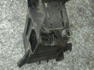 короб предохранителей Renault Clio 2 поколение [рестайлинг] (2001 - 2003), 1.4 л., бензин, 7700435380