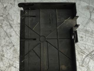 крышка блока предохранителей Ford Fiesta 5 поколение (2001 - 2007), 1.4 л., бензин, 13942541