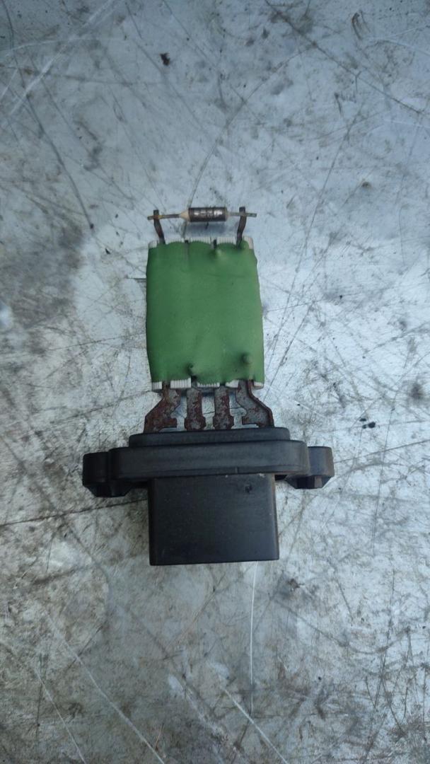 сопротивление печки Ford Fiesta 5 поколение (2001 - 2007), 1.4 л., бензин - фото №1