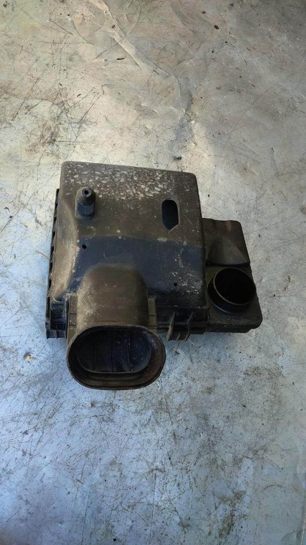 корпус воздушного фильтра Rover 75 1 поколение (1999 - 2004), 2.5 л., бензин - фото №1