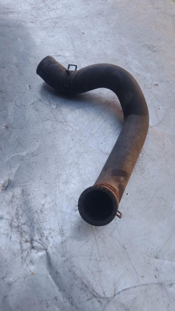 патрубок радиатора Mitsubishi Lancer 9 поколение (2003 - 2010), 1.6 л., бензин - фото №1