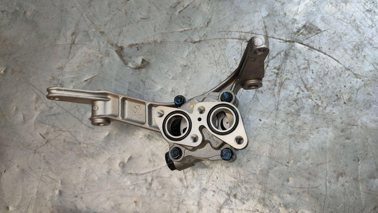 насос масляный Kia Sorento 1 поколение (2002 - 2006), 2.5 л., дизель, 261004A000 - фото №1