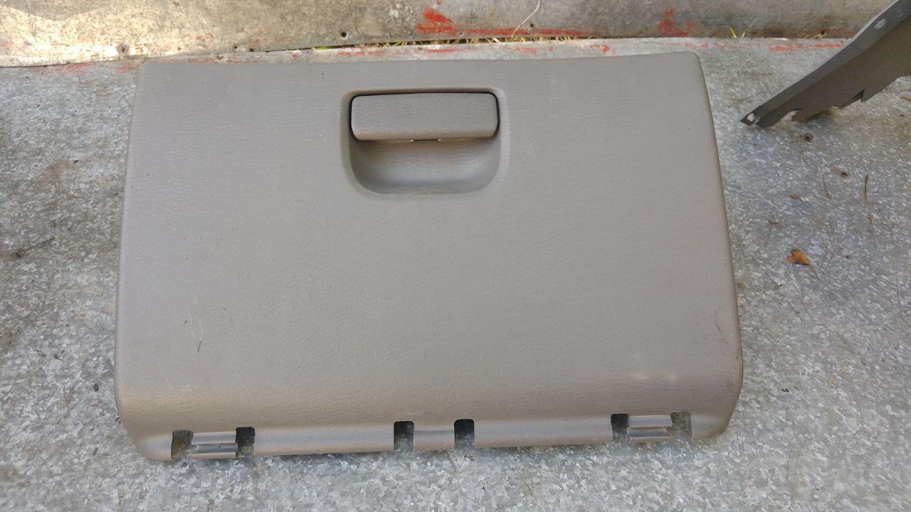 бардачок Dodge Caravan 4 поколение (2000 - 2007) - фото №1