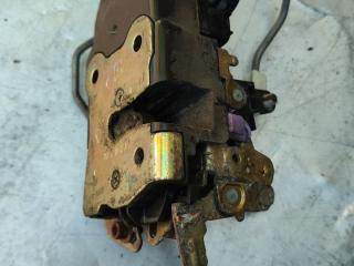 замок двери передней левой Dodge Caravan 4 поколение (2000 - 2007), 4717801AA