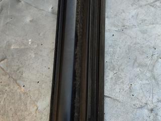 Уплотнитель стекла Dodge Caravan 4 поколение (2000 - 2007)