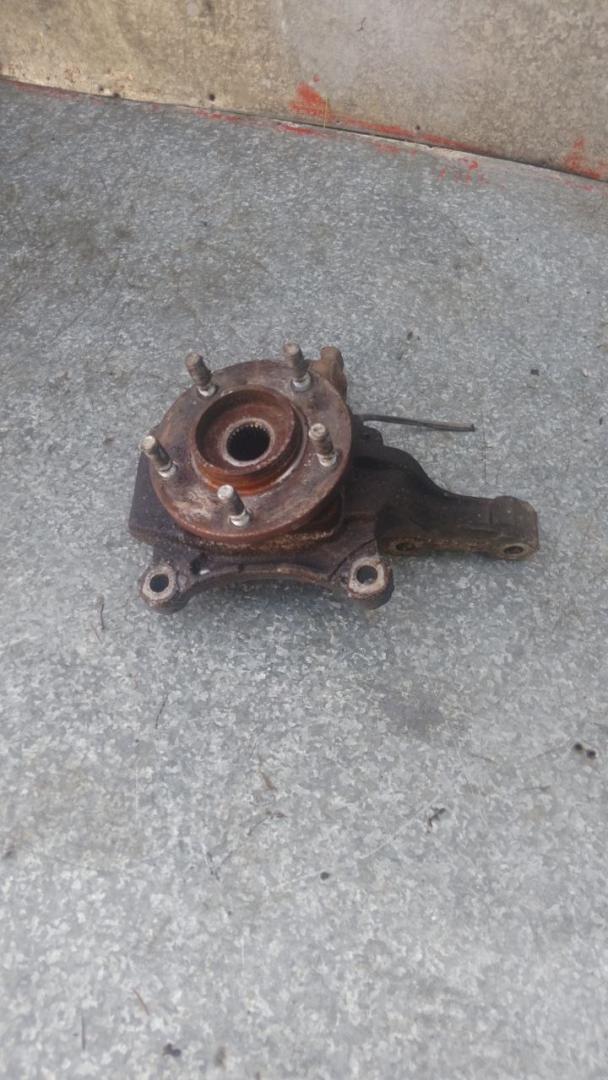 кулак поворотный правый Dodge Caravan 4 поколение (2000 - 2007) - фото №1