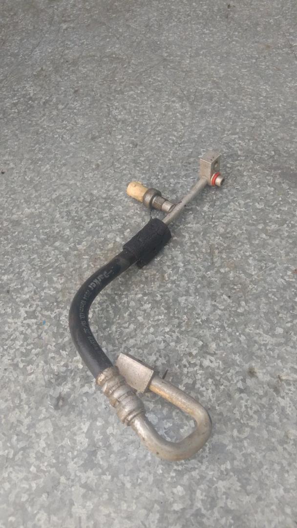 трубка кондиционера Dodge Caravan 4 поколение (2000 - 2007), 2.8 л., дизель - фото №1