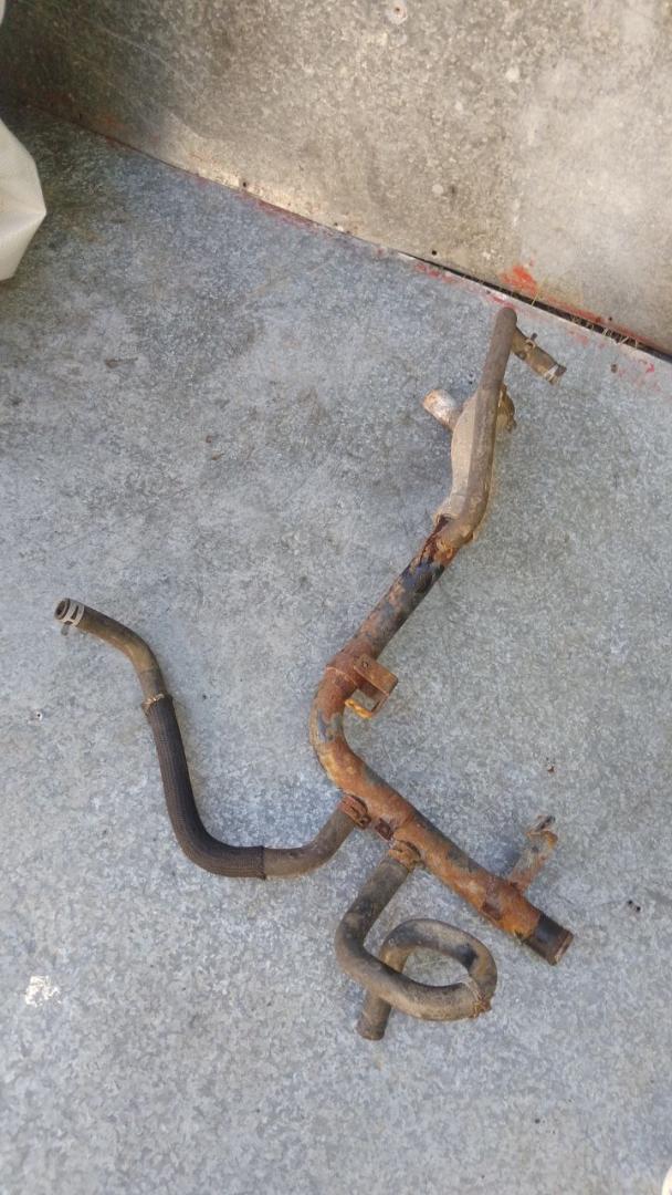 трубка охлаждающей жидкости Dodge Caravan 4 поколение (2000 - 2007), 2.8 л., дизель - фото №1