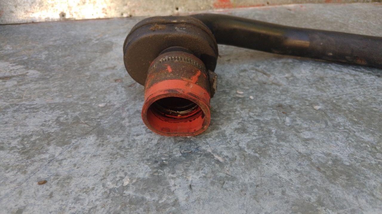 трубка охлаждающей жидкости Dodge Caravan 4 поколение (2000 - 2007), 2.8 л., дизель - фото №1