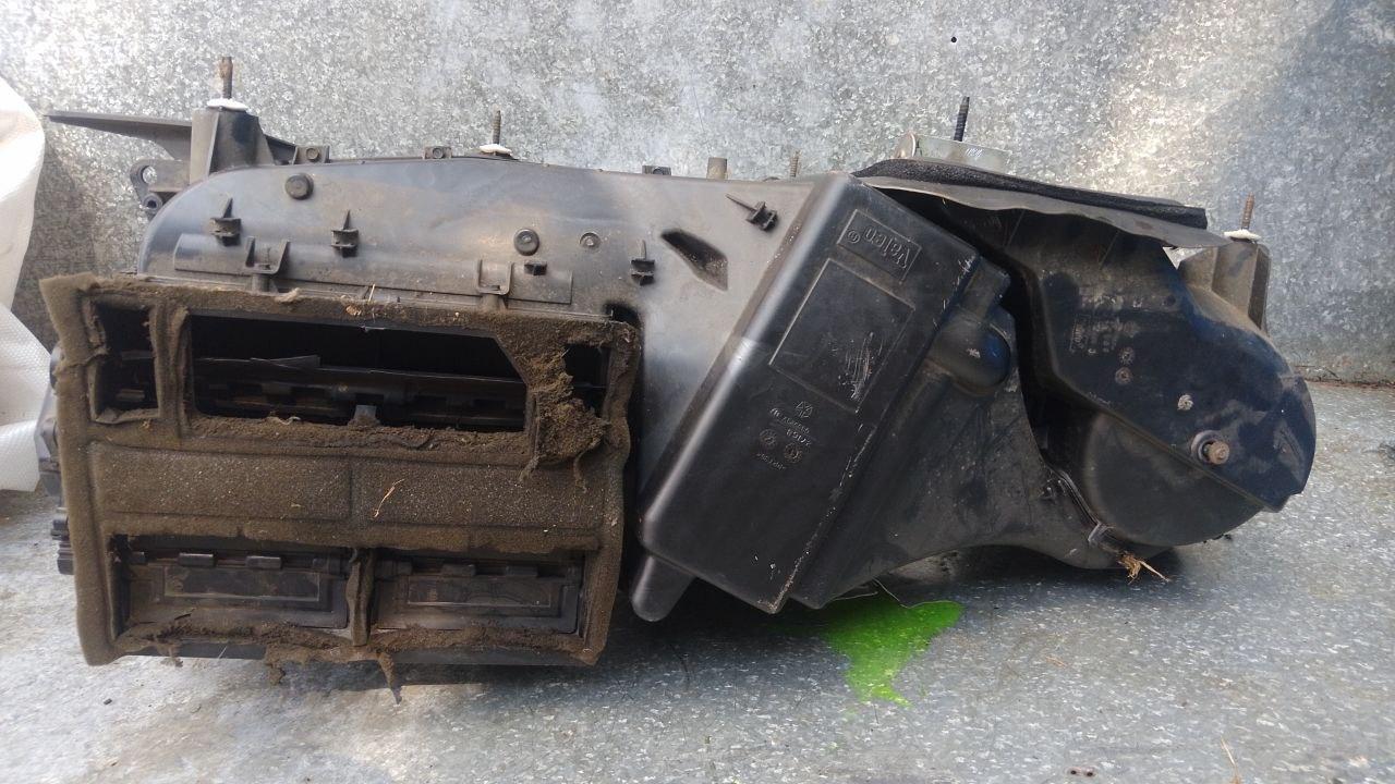 корпус отопителя (печки) Dodge Caravan 4 поколение (2000 - 2007), 2.8 л., дизель, P05005113AC - фото №1