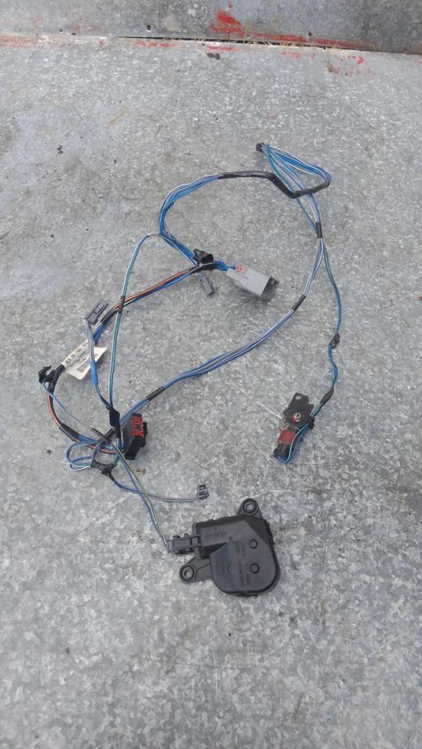 моторчик заслонки печки Dodge Caravan 4 поколение (2000 - 2007), 2.8 л., дизель, 04885465AA, 58024E - фото №1