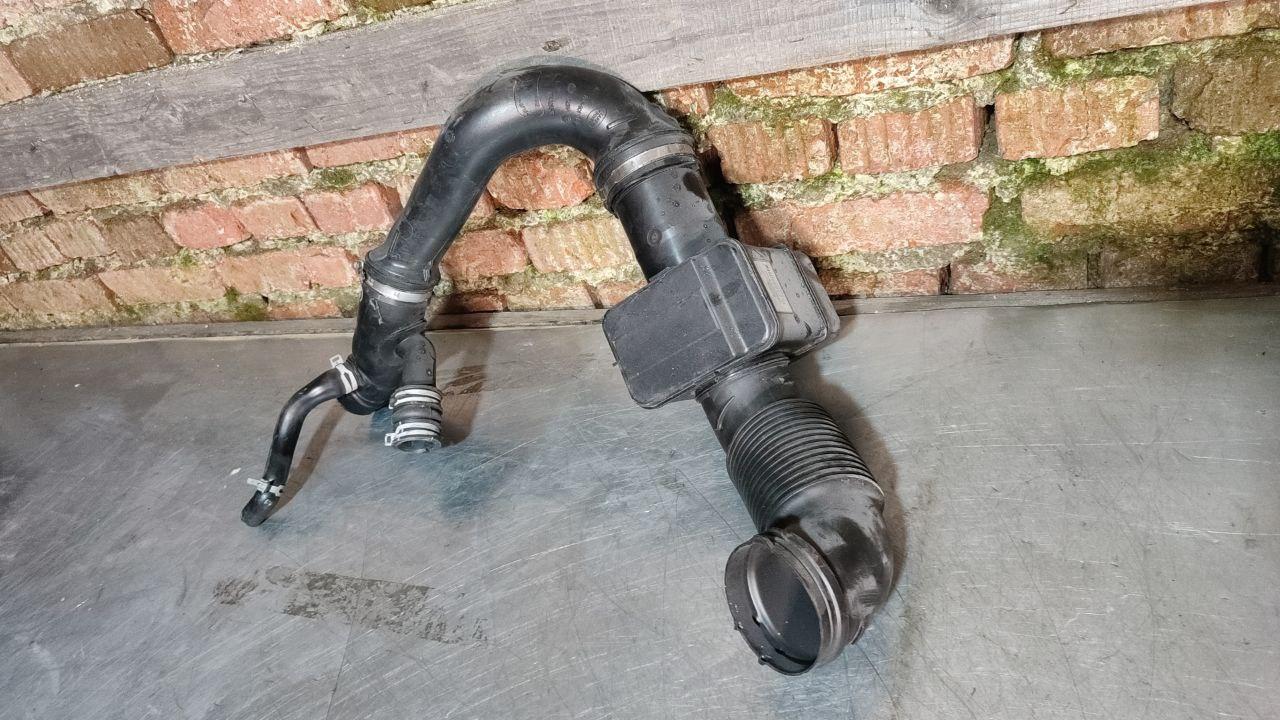 патрубок воздушного фильтра Land Rover Range Rover 4 поколение (2012 - 2017), FPLA9C619AD - фото №1