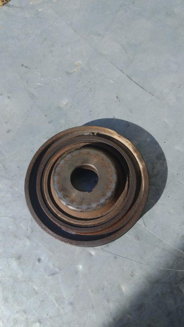 шкив коленвала Ford Tourneo Connect 1 поколение (2002 - 2009), 1.8 л., бензин, 928M6B320DI, 928M6B320 - фото №1