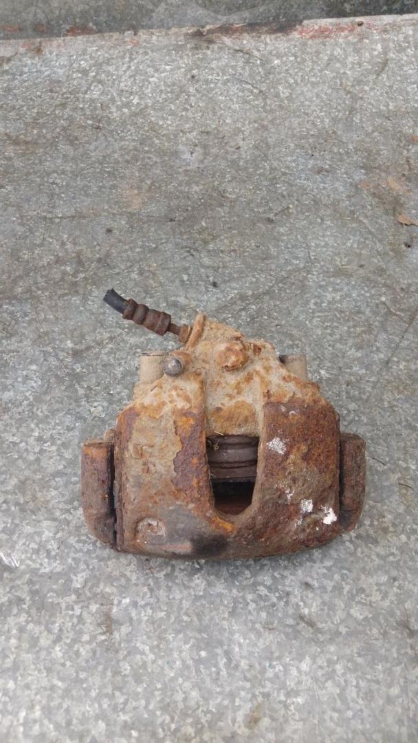 суппорт передний правый Ford Tourneo Connect 1 поколение (2002 - 2009) - фото №1