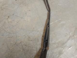 щеткодержатель (поводок стеклоочистителя, дворник) Chrysler Sebring 2 поколение 2002, 04805520AC, 24002741