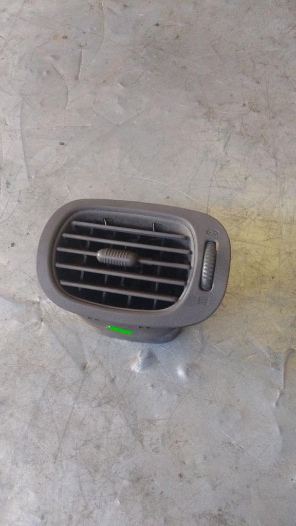 дефлектор обдува салона Chrysler Voyager 4 поколение (2001 - 2004), OSC91TRMAA, 12050 - фото №1