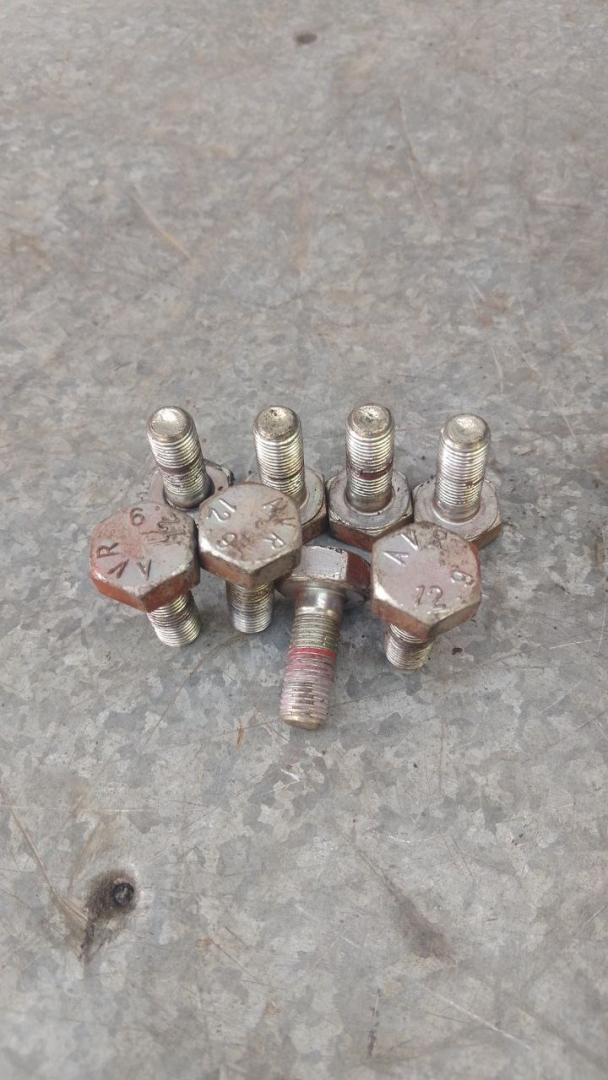 болт Peugeot 307 1 поколение 2005, 2.0 л., дизель, МКПП - фото №1