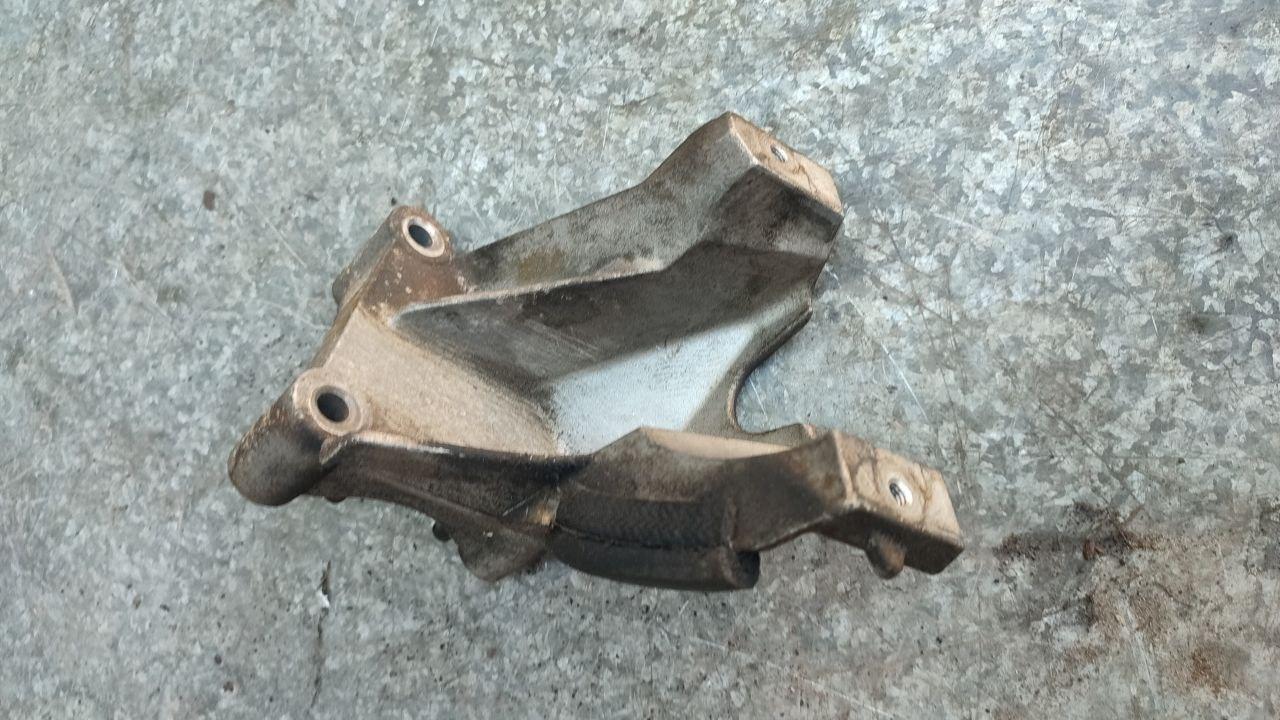 кронштейн двигателя Peugeot 307 1 поколение 2005, 2.0 л., дизель, 9638770480 - фото №1