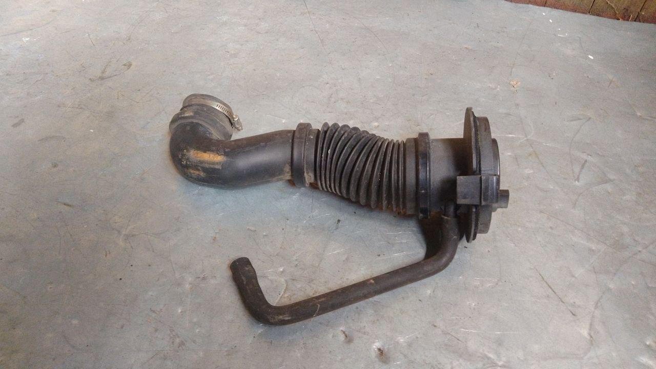 патрубок воздушного фильтра Chrysler Sebring 2 поколение (2000 - 2003), 2.0 л., бензин, 382406 - фото №1