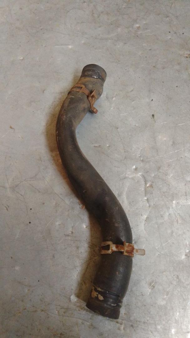 трубка охлаждающей жидкости Chrysler Sebring 2 поколение (2000 - 2003), 2.0 л., бензин - фото №1