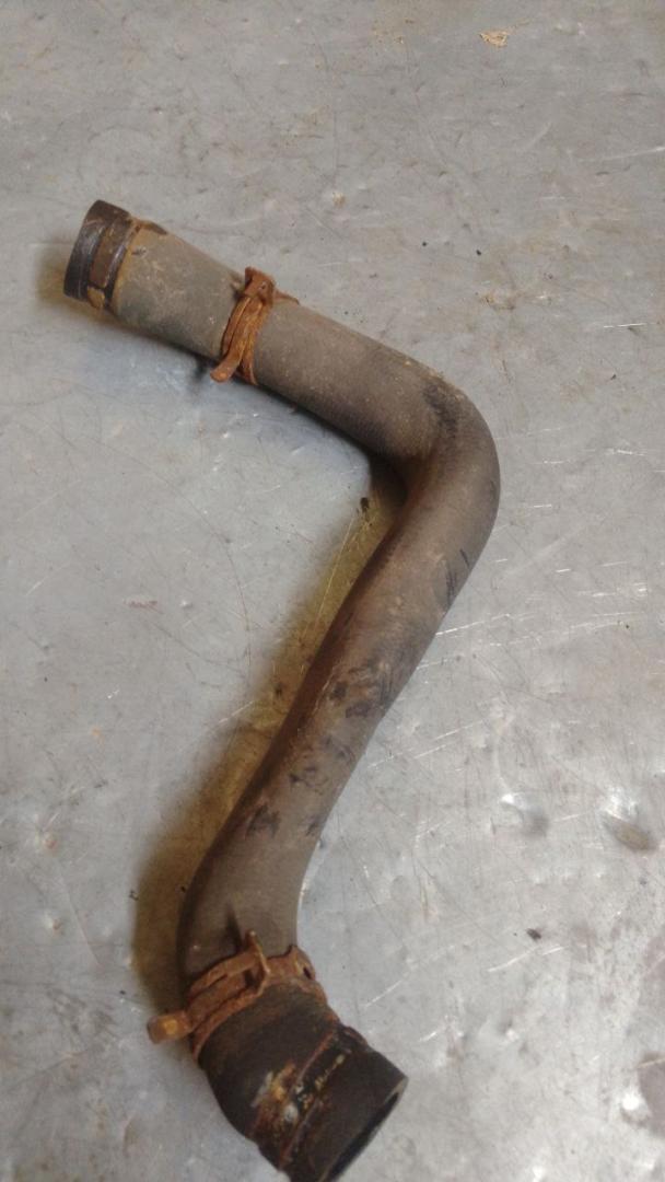 трубка охлаждающей жидкости Chrysler Sebring 2 поколение (2000 - 2003), 2.0 л., бензин - фото №1