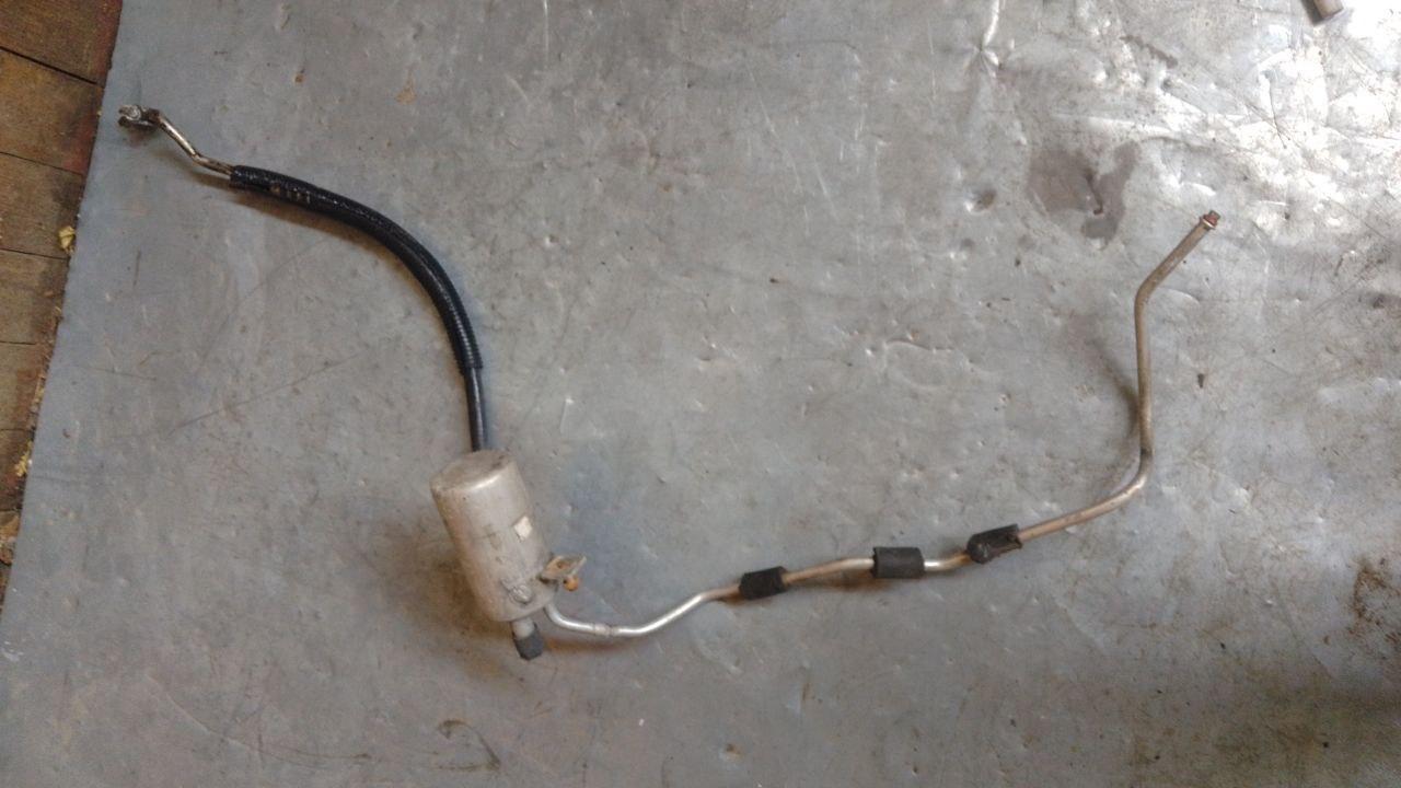 трубка кондиционера Chrysler Sebring 2 поколение (2000 - 2003), 2.0 л., бензин - фото №1