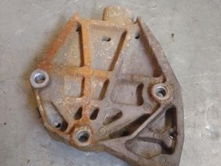 кронштейн компрессора кондиционера Chrysler Sebring 2 поколение (2000 - 2003), 2.0 л., бензин, 4792077AF, 4792077AE