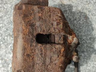 суппорт передний левый Volkswagen Touran 1 поколение (2003 - 2006)