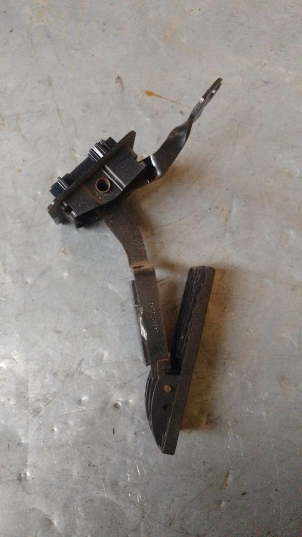 педаль Chrysler Sebring 2 поколение (2000 - 2003), 04591762AC - фото №1