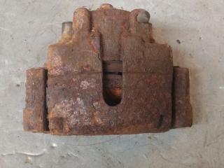 суппорт передний левый Chrysler Sebring 2 поколение (2000 - 2003)