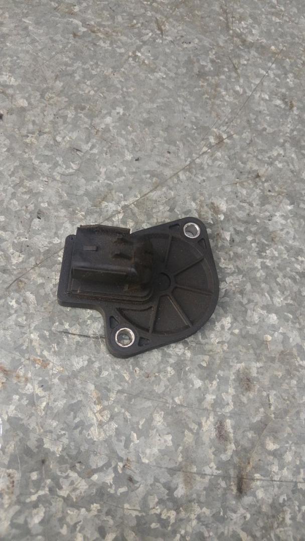 датчик распредвала Chrysler Sebring 2 поколение (2000 - 2003), 2.0 л., бензин, 47810705AB - фото №1